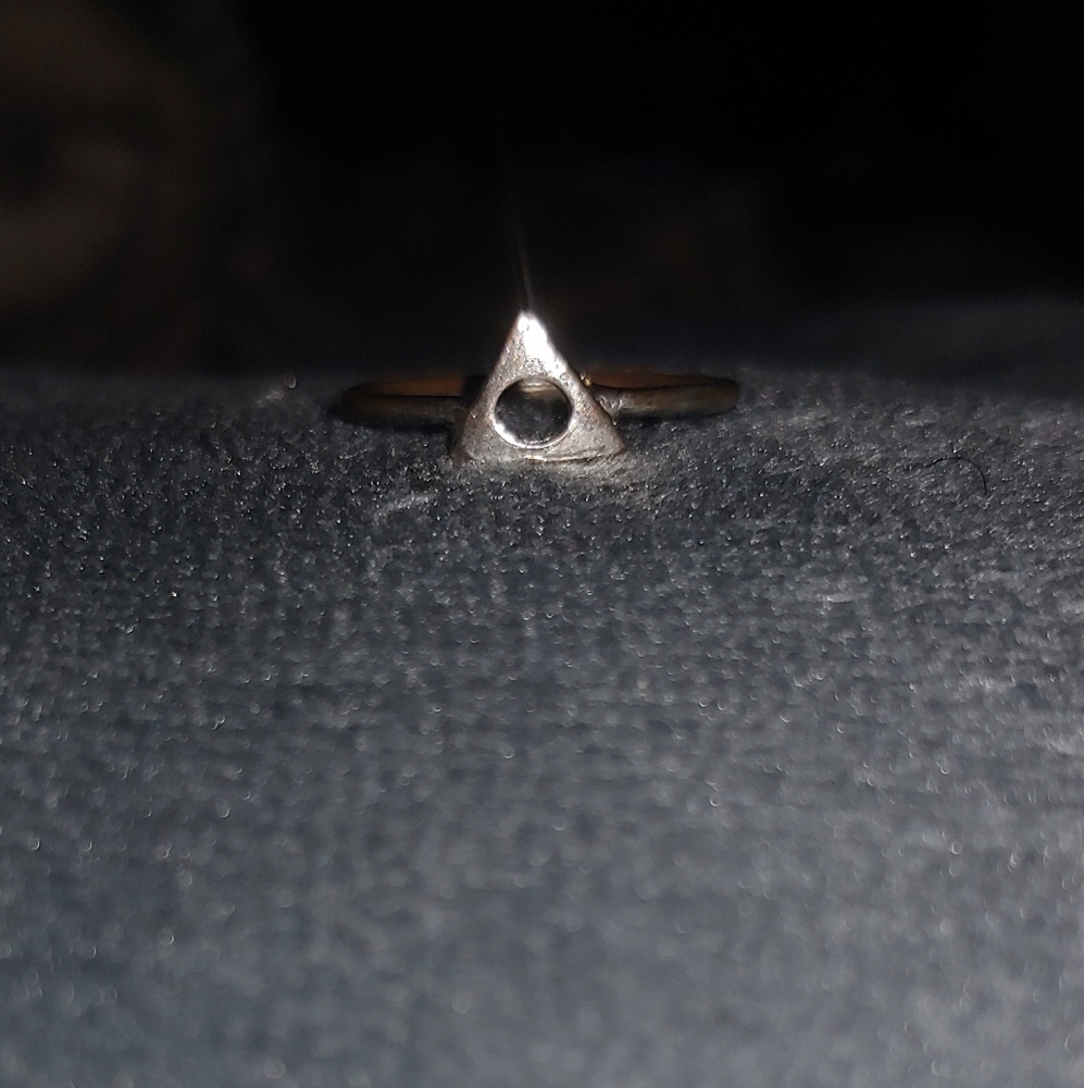 Silver Triangle Ring - Picture 2 of 2